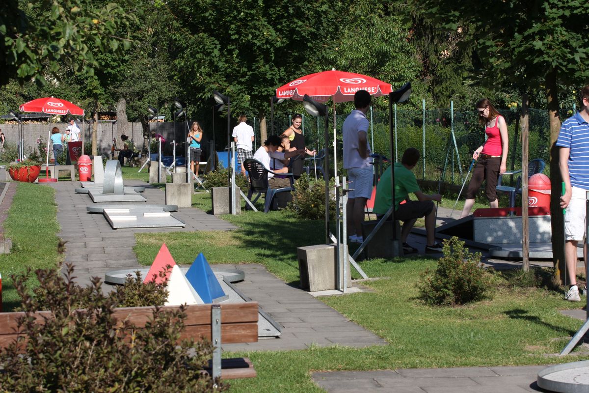 Minigolfplatz in Veitshöchheim direkt am Spielplatz